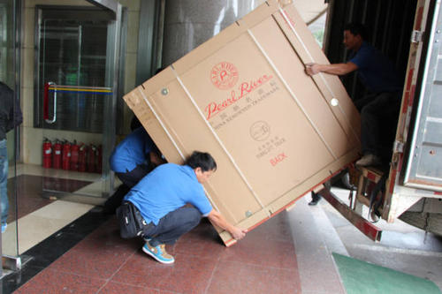 阜南钢琴贵重工艺品无忧运